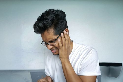 पॅरोटायटिसची लक्षणे: निदान आणि उपचार